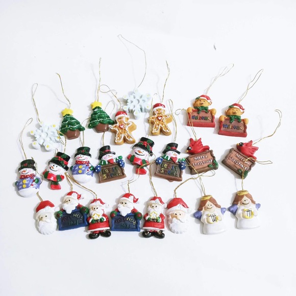 Vtg Christmas Tree 24 Miniature Ornaments Santa Snowman Gingerbread Man Bear (z) - Picture 1 of 5